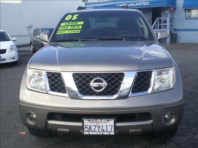 Nissan Pathfinder 2005 photo 1