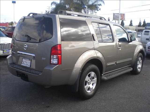 Nissan Pathfinder 2005 photo 3