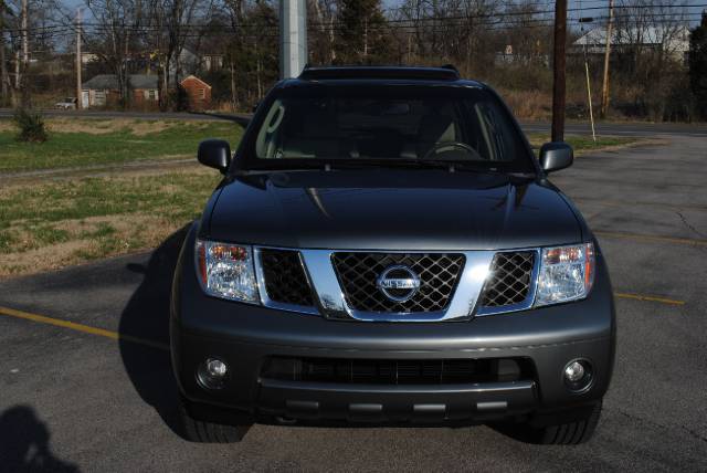 Nissan Pathfinder 2005 photo 1