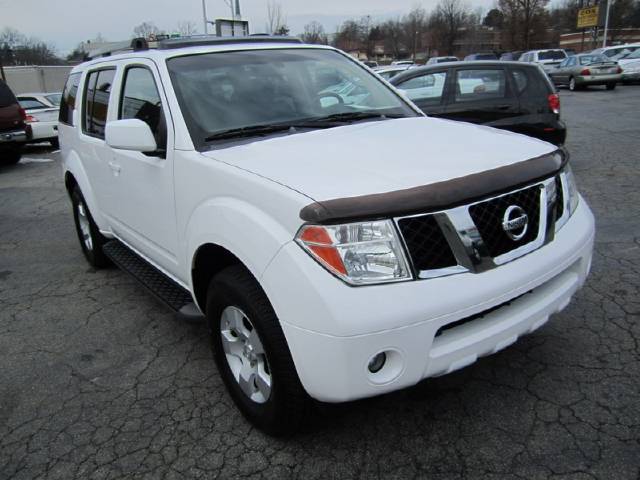 Nissan Pathfinder 2005 photo 3