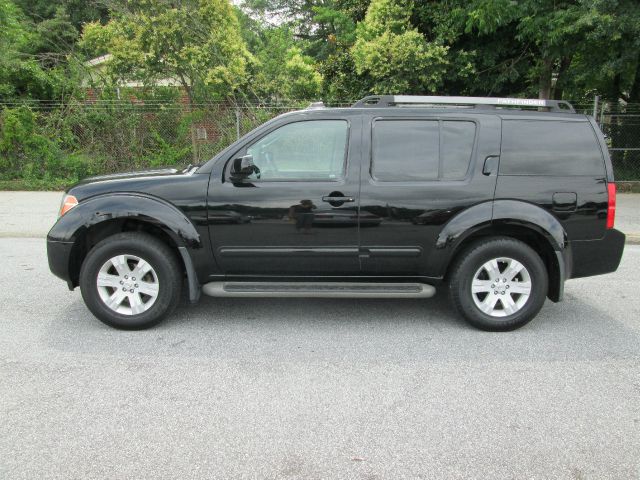 Nissan Pathfinder 2005 photo 1