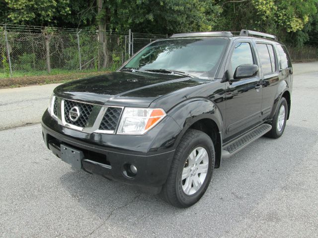 Nissan Pathfinder 2005 photo 2