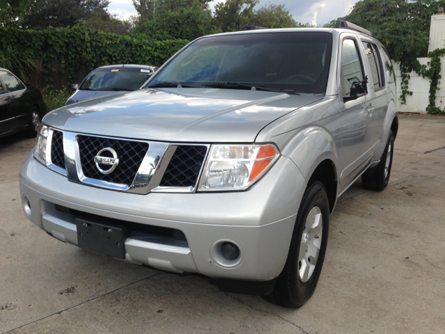 Nissan Pathfinder 2005 photo 3