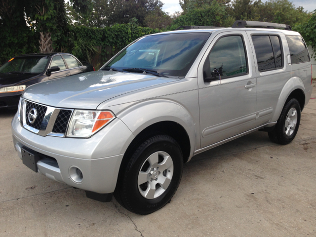 Nissan Pathfinder 2005 photo 4