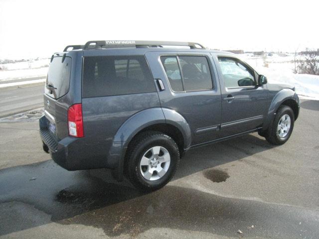 Nissan Pathfinder 2005 photo 1