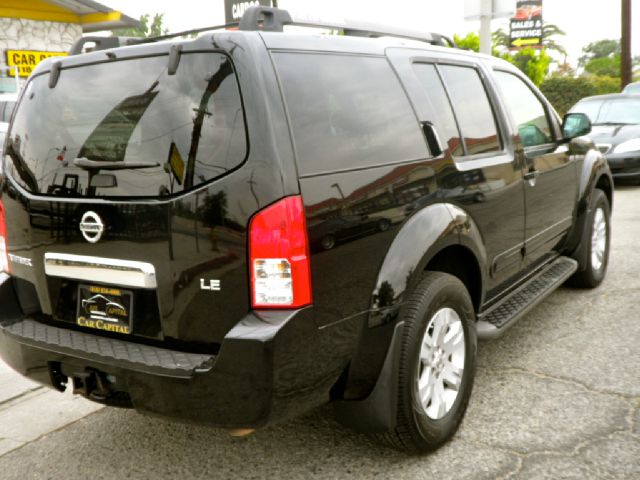 Nissan Pathfinder 2005 photo 1