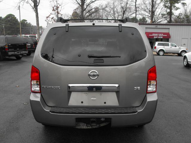 Nissan Pathfinder 2005 photo 3