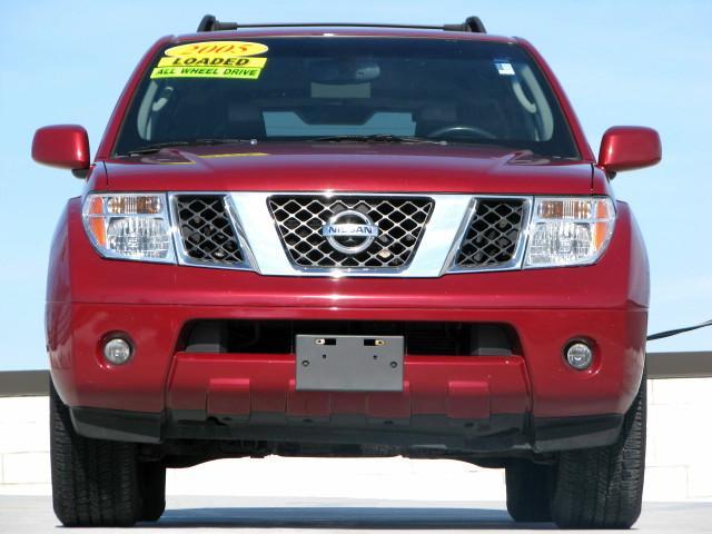 Nissan Pathfinder 2005 photo 1