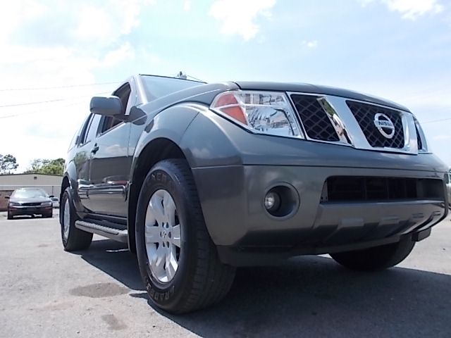 Nissan Pathfinder 2005 photo 10