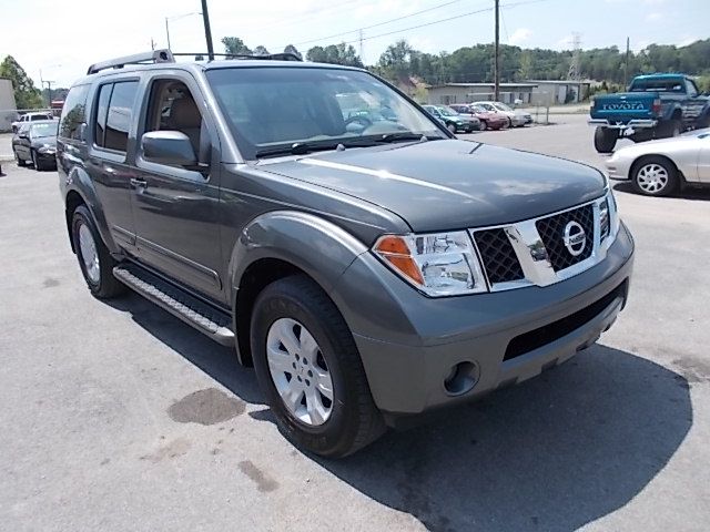 Nissan Pathfinder 2005 photo 2