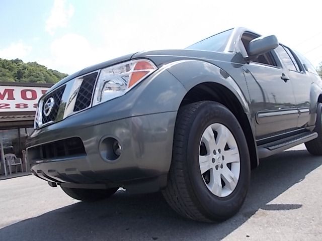 Nissan Pathfinder 2005 photo 22