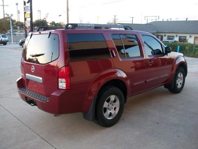 Nissan Pathfinder 2005 photo 3