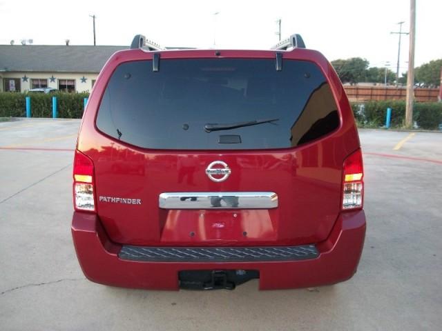 Nissan Pathfinder 2005 photo 4