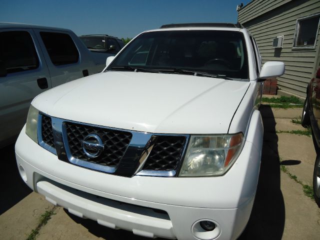 Nissan Pathfinder 2005 photo 1