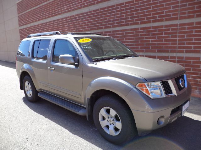 Nissan Pathfinder 2005 photo 4