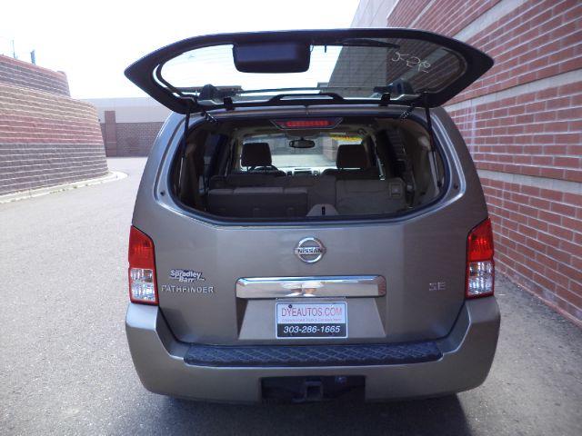 Nissan Pathfinder 2005 photo 6