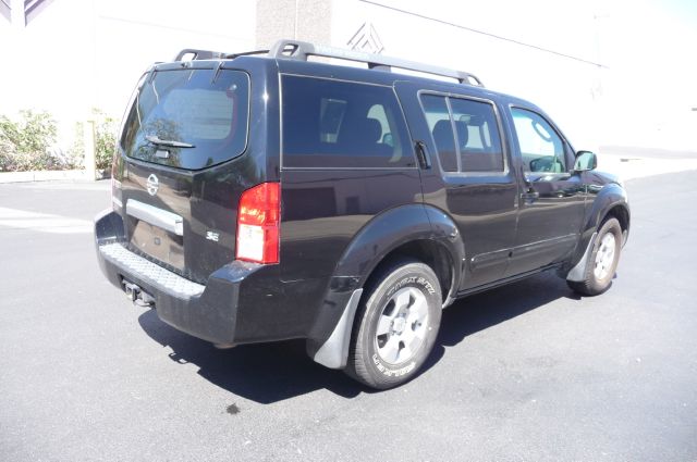 Nissan Pathfinder 2005 photo 1