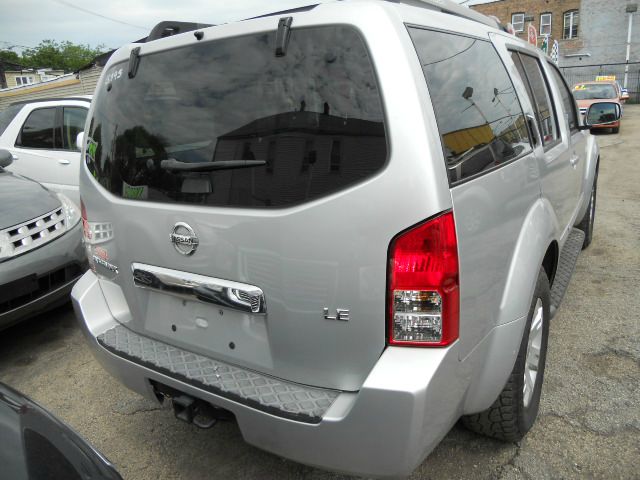 Nissan Pathfinder 2006 photo 1