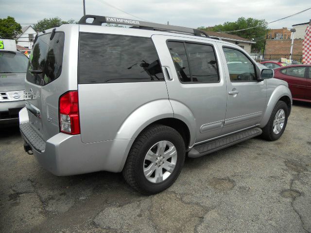 Nissan Pathfinder 2006 photo 15