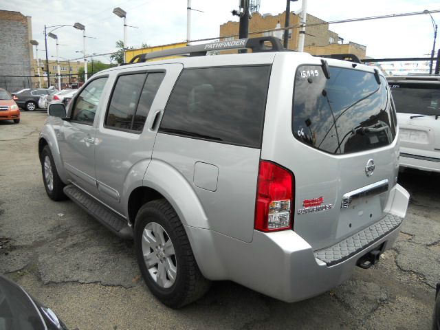 Nissan Pathfinder 2006 photo 16