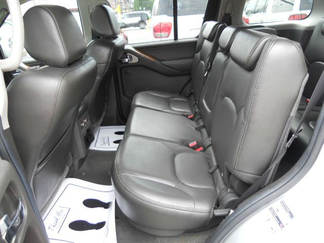 Nissan Pathfinder 2006 photo 4