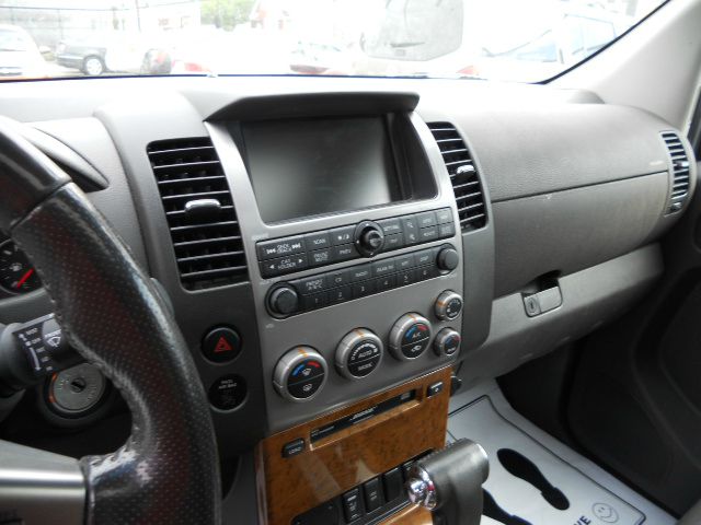 Nissan Pathfinder 2006 photo 9