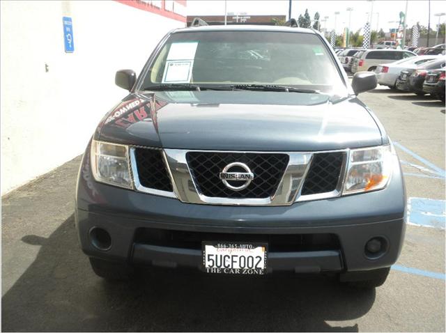 Nissan Pathfinder 2006 photo 2