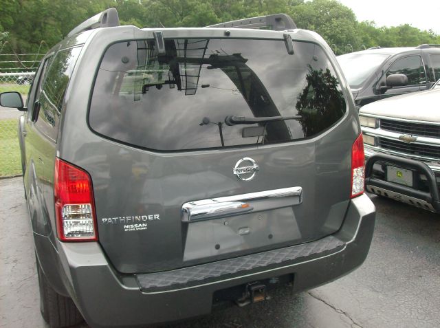 Nissan Pathfinder 2006 photo 2