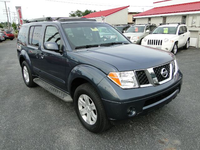 Nissan Pathfinder 2006 photo 2