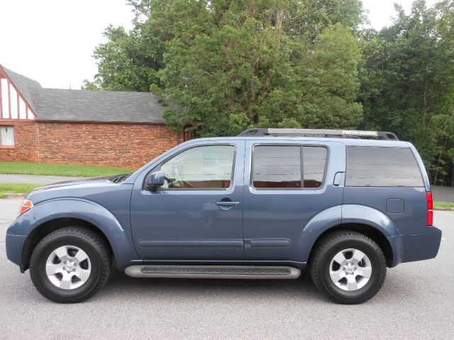 Nissan Pathfinder 2006 photo 1