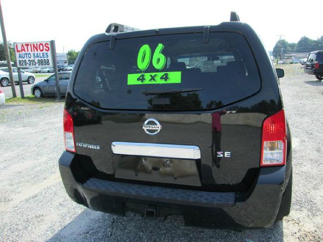 Nissan Pathfinder 2006 photo 1