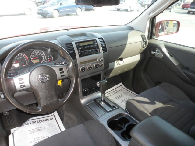 Nissan Pathfinder 2006 photo 18