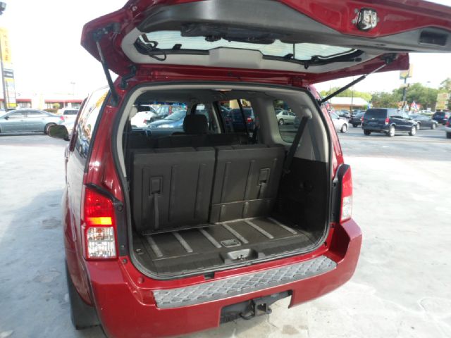 Nissan Pathfinder 2006 photo 9