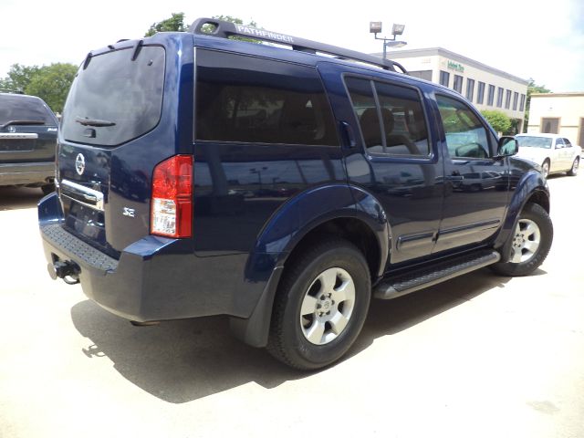 Nissan Pathfinder 2006 photo 23