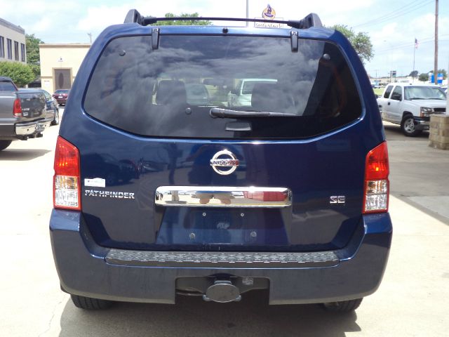 Nissan Pathfinder 2006 photo 4