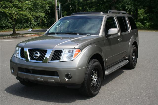 Nissan Pathfinder 2006 photo 1