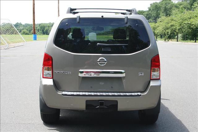 Nissan Pathfinder 2006 photo 3