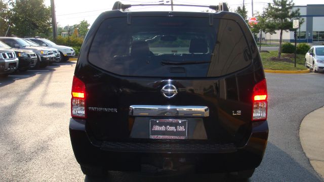 Nissan Pathfinder 2006 photo 1