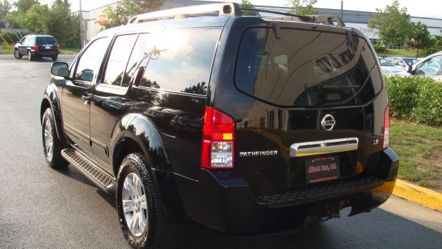 Nissan Pathfinder 2006 photo 2