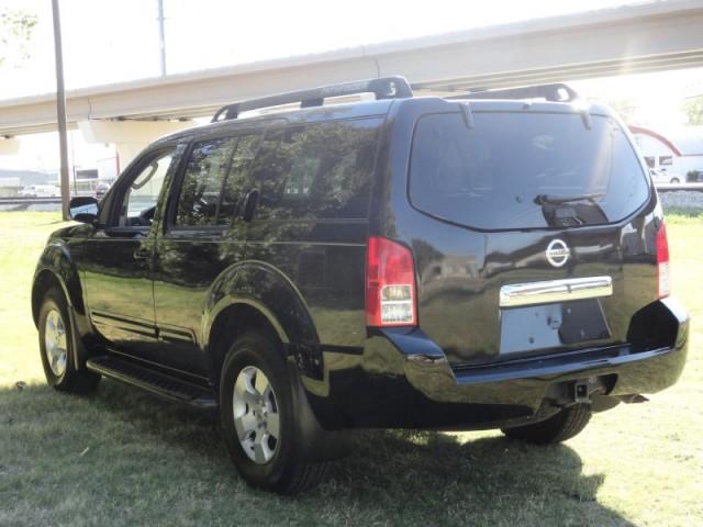 Nissan Pathfinder 2006 photo 1