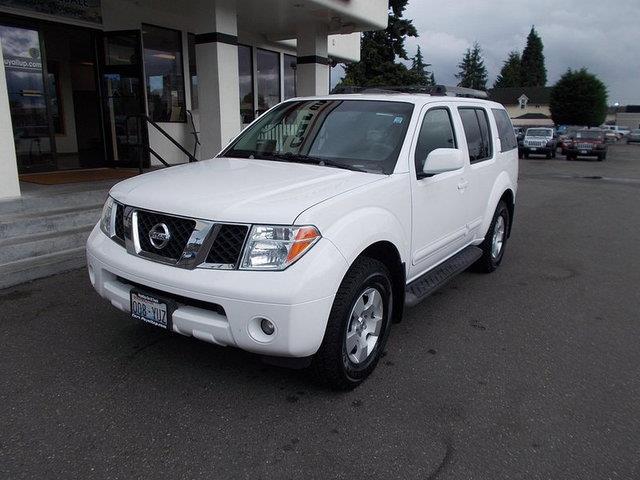 Nissan Pathfinder EX-L W/ DVD System SUV