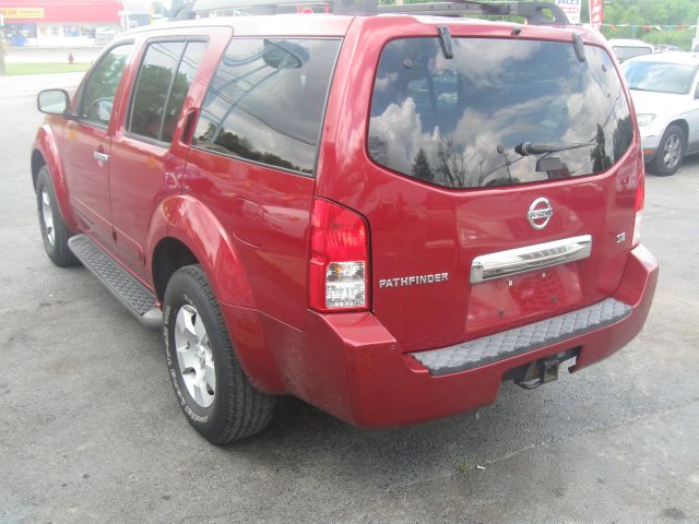 Nissan Pathfinder EX-L W/ DVD System SUV