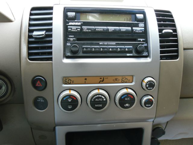 Nissan Pathfinder 2006 photo 16