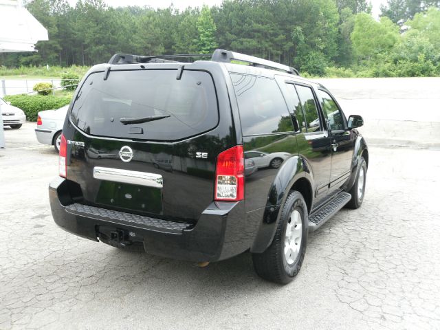 Nissan Pathfinder 2006 photo 2