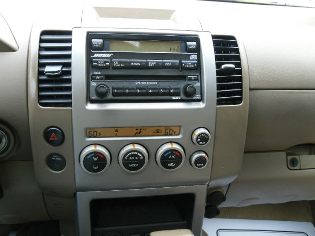 Nissan Pathfinder 2006 photo 22