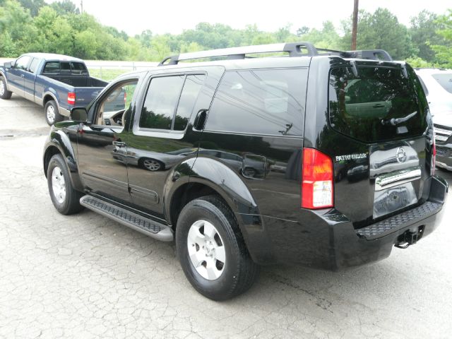 Nissan Pathfinder 2006 photo 4