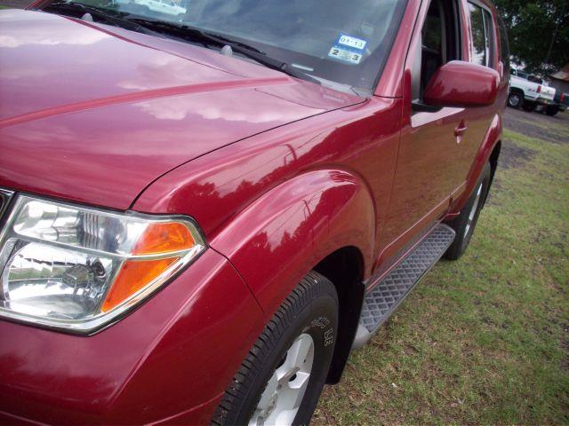 Nissan Pathfinder 2006 photo 13