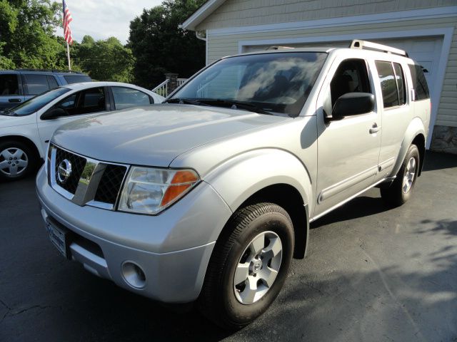 Nissan Pathfinder 2006 photo 14