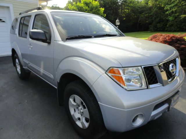 Nissan Pathfinder 2006 photo 15