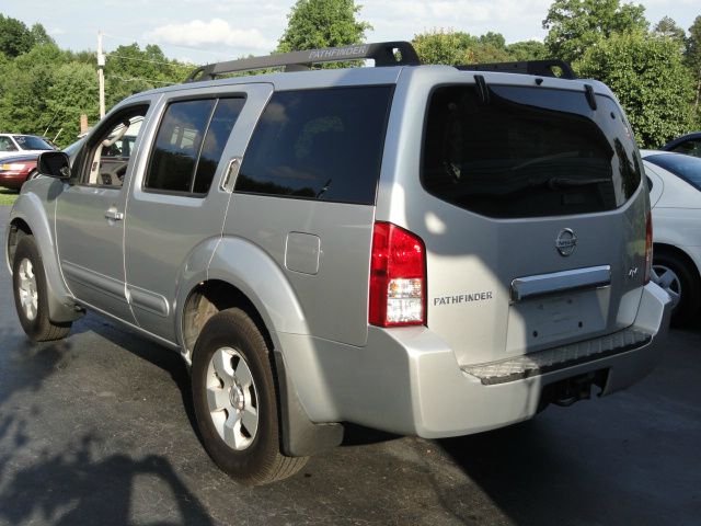 Nissan Pathfinder 2006 photo 2